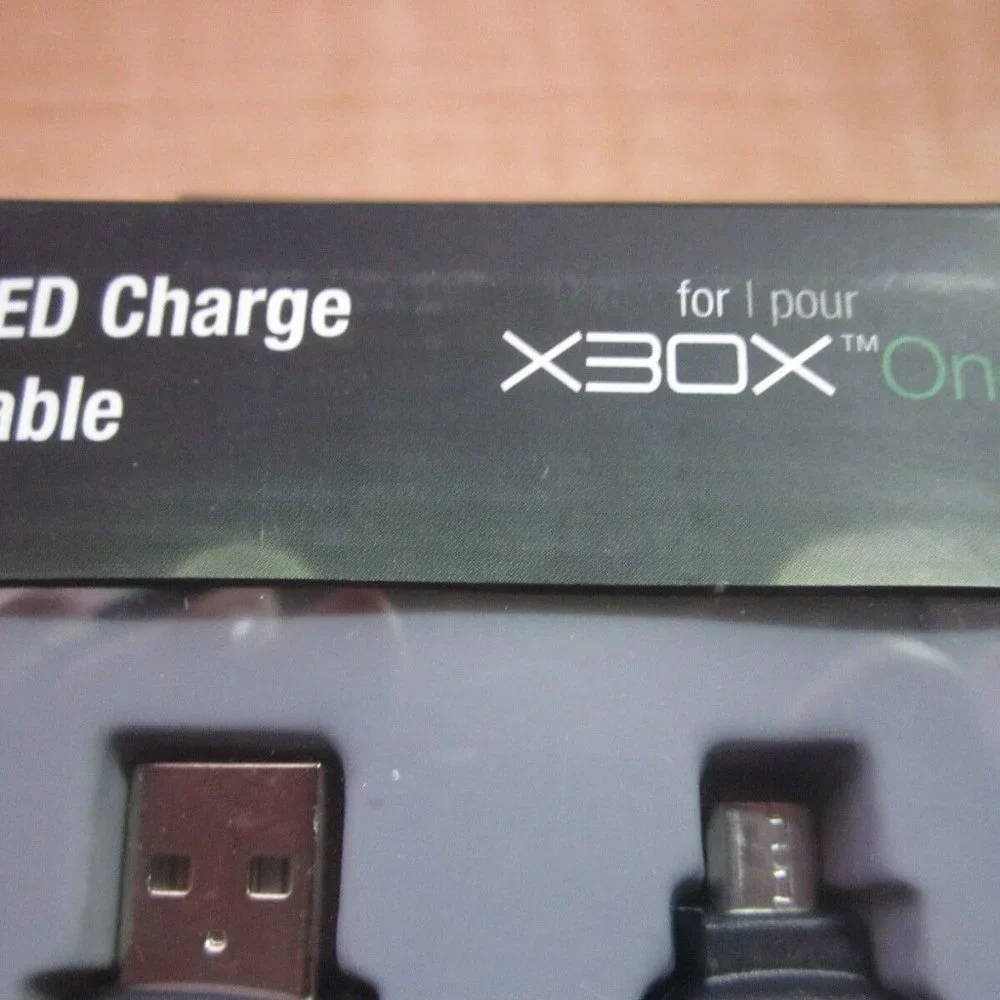 10ft NEW DREAMGEAR DGXB1-6602 XBOX ONE LED CHARGING CABLE JG 01